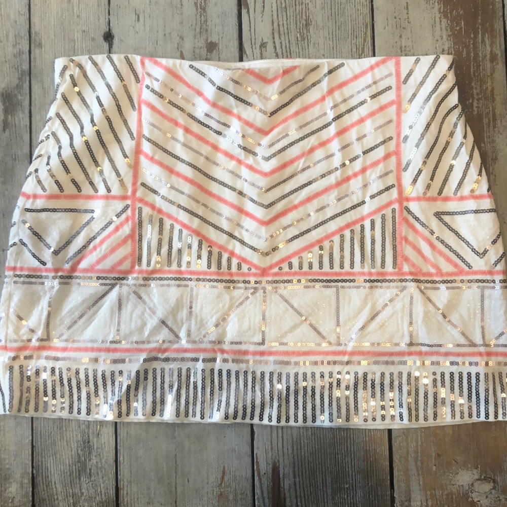 Skirt with elastic band